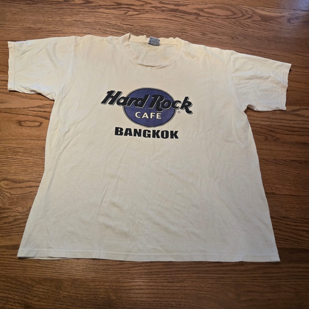 Vintage 90’s Hard Rock Cafe Tee L Bangkok Thailand Graphic Short Sleeve Tshirt